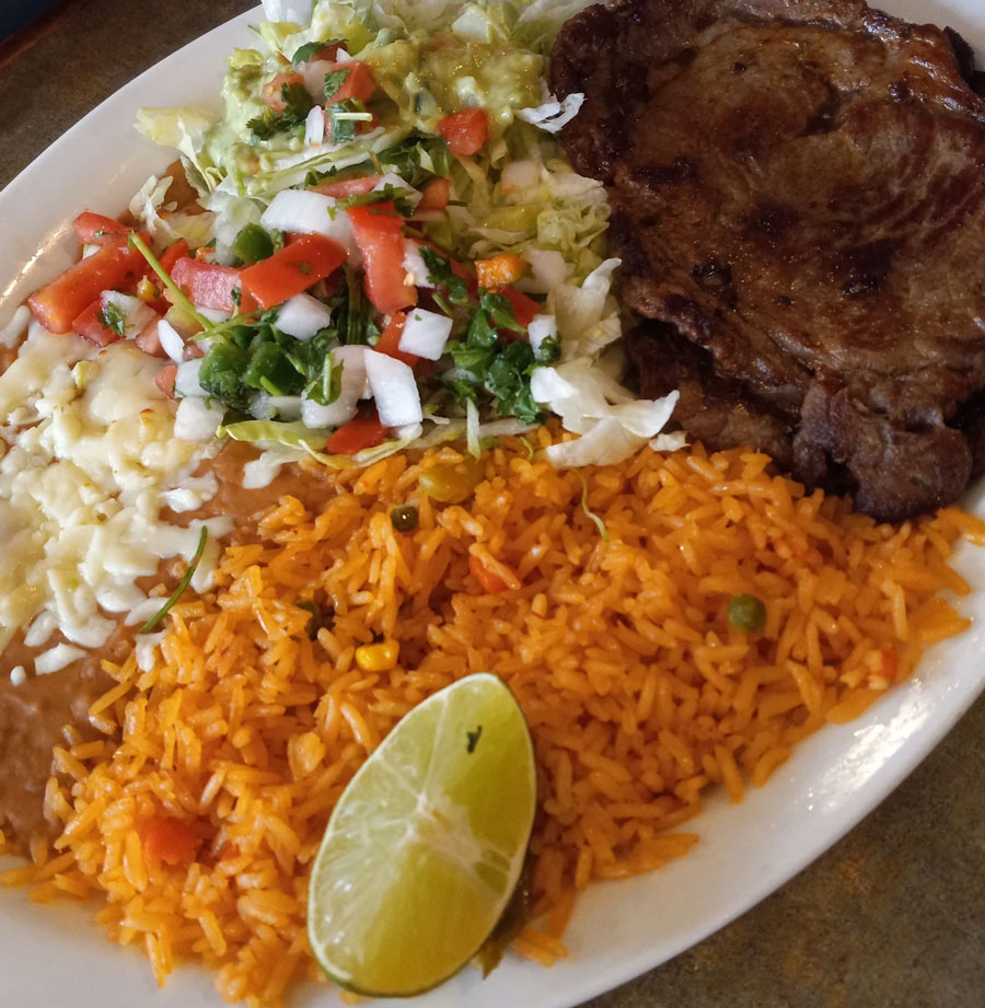 steak alambre with sides